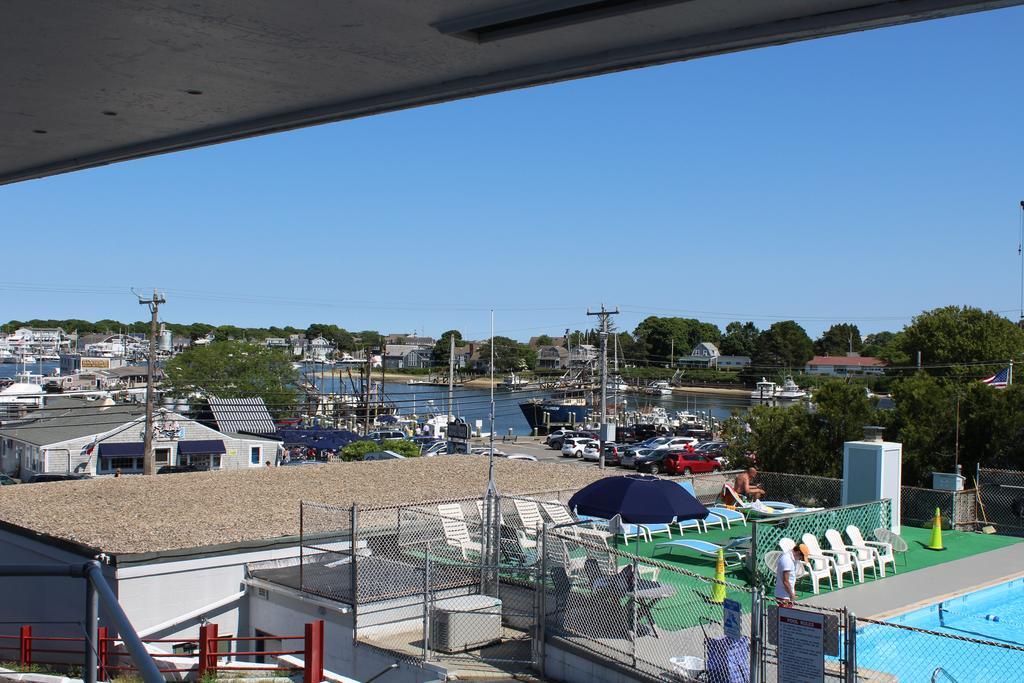 Hyannis Holiday Motel Экстерьер фото