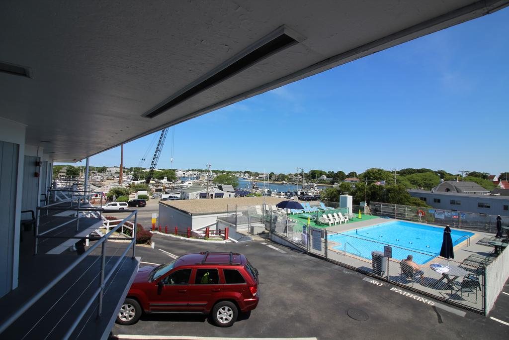Hyannis Holiday Motel Экстерьер фото