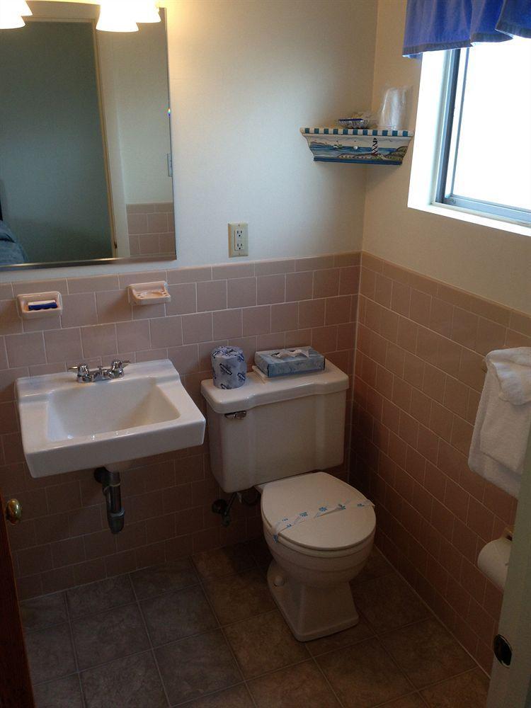 Hyannis Holiday Motel Экстерьер фото