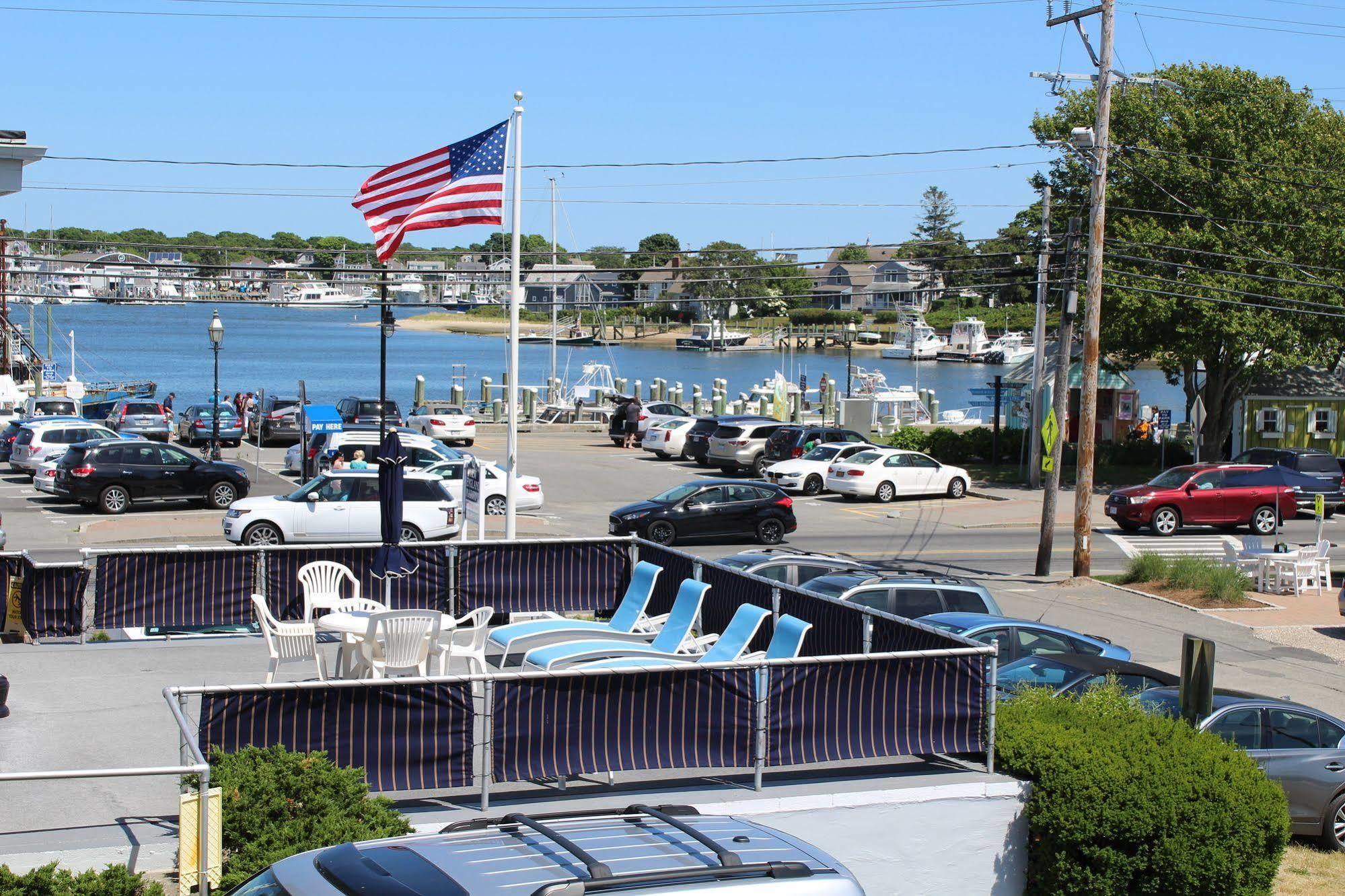 Hyannis Holiday Motel Экстерьер фото