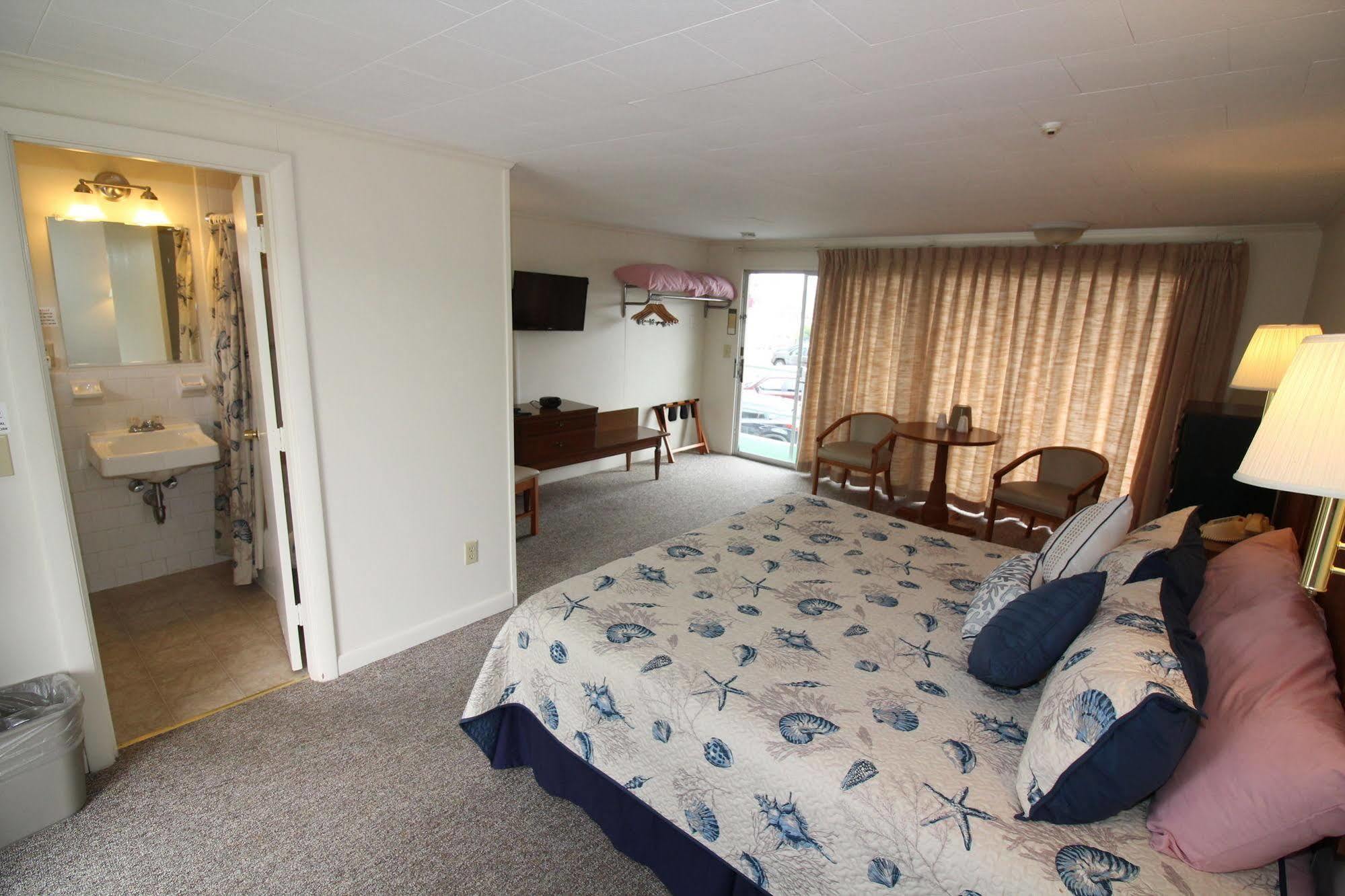 Hyannis Holiday Motel Экстерьер фото