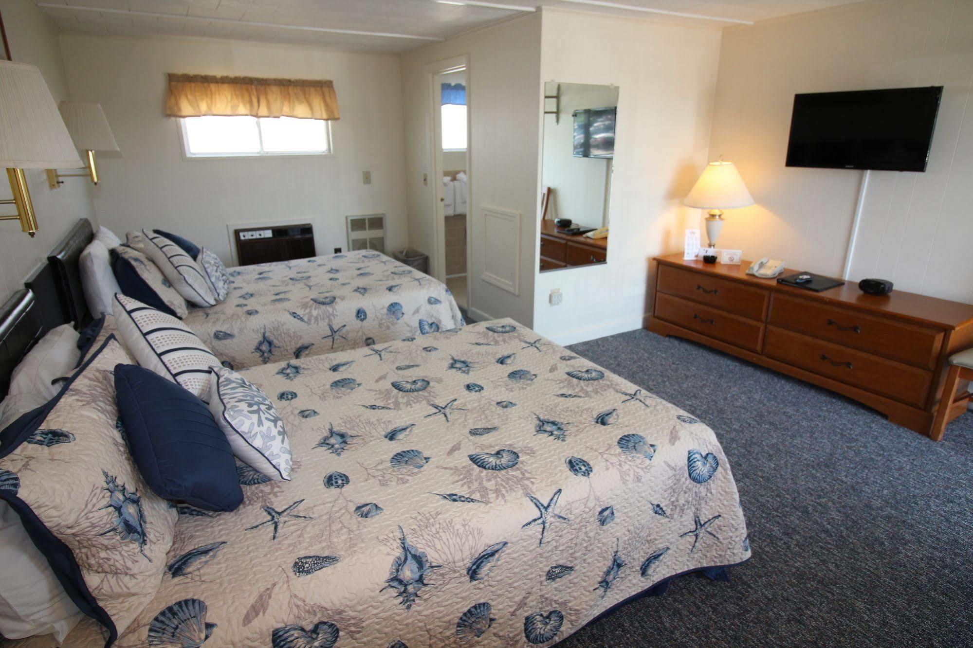 Hyannis Holiday Motel Экстерьер фото