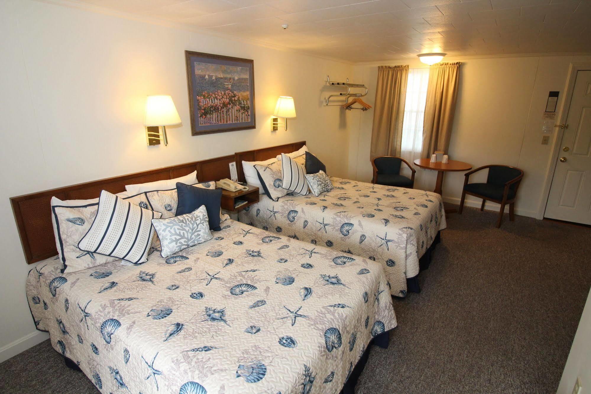 Hyannis Holiday Motel Экстерьер фото